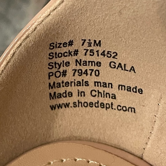 Chelsea Moreland Gala Beige Ankle Strap Block Heels 7.5 - Picture 8 of 8